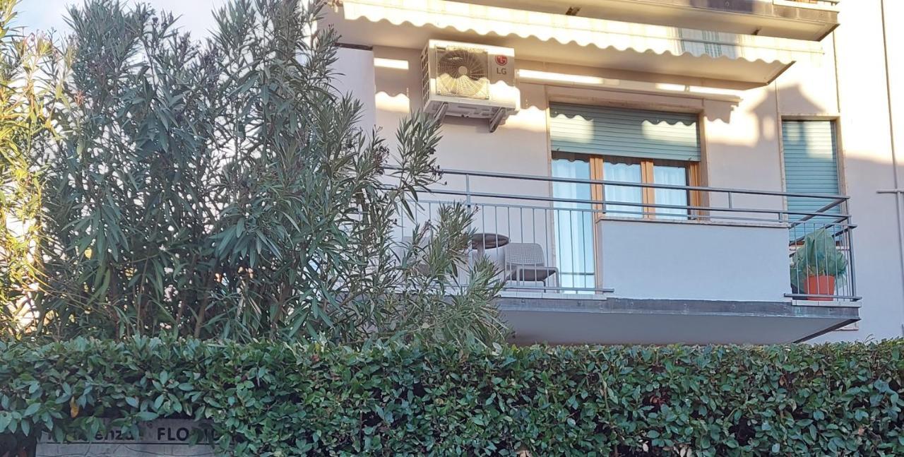 Blue Apartment - A Due Passi Dal Lago, Parcheggio Privato Lazise Exterior photo